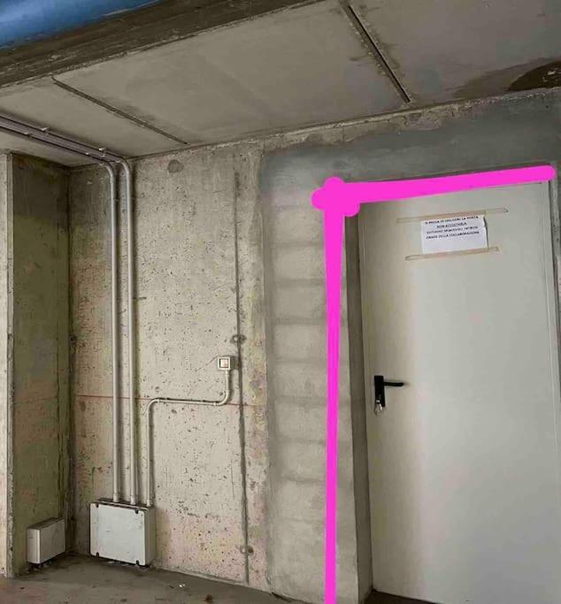 City Center - Modern Flat With Free Parking And Wifi - Apt B ベルガモ エクステリア 写真